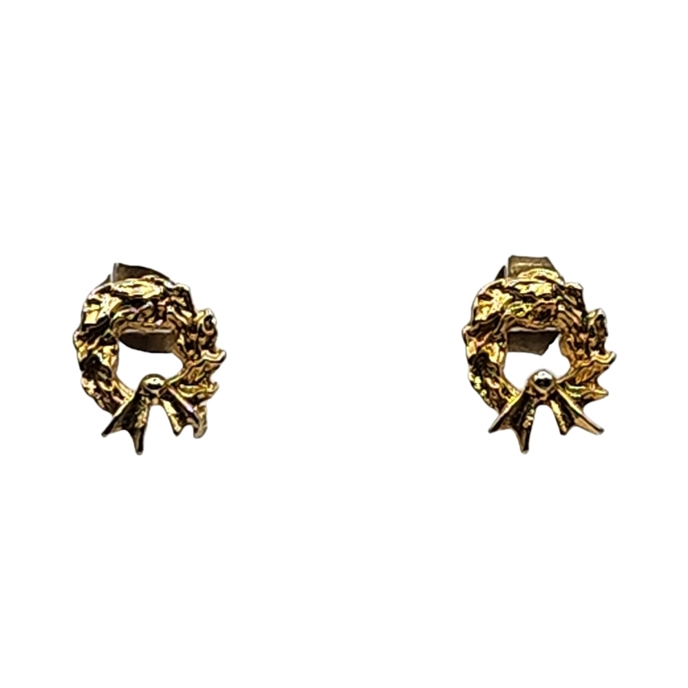 Gold Tone Christmas Wreath Stud Earrings